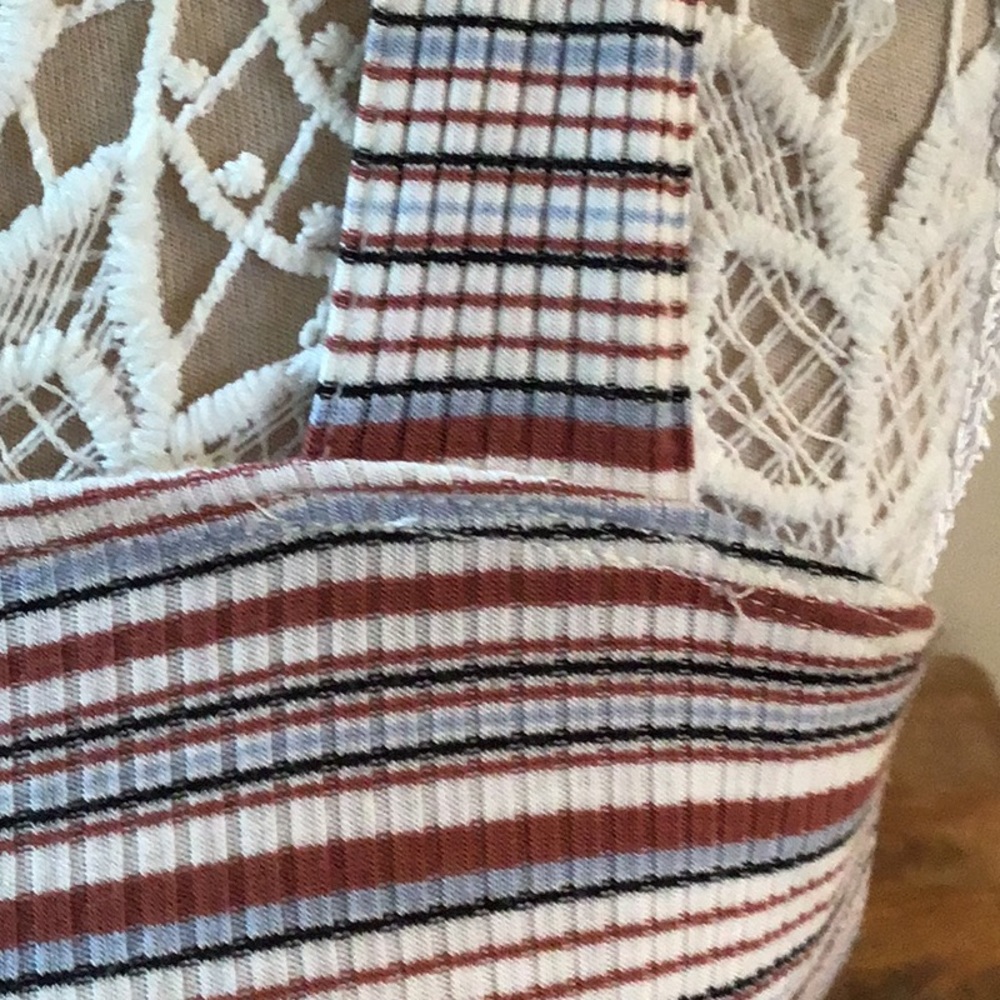 351 ✨EUC Bundle of 2 American Eagle Striped Crop Tanks✨ - Picture 10 of 12